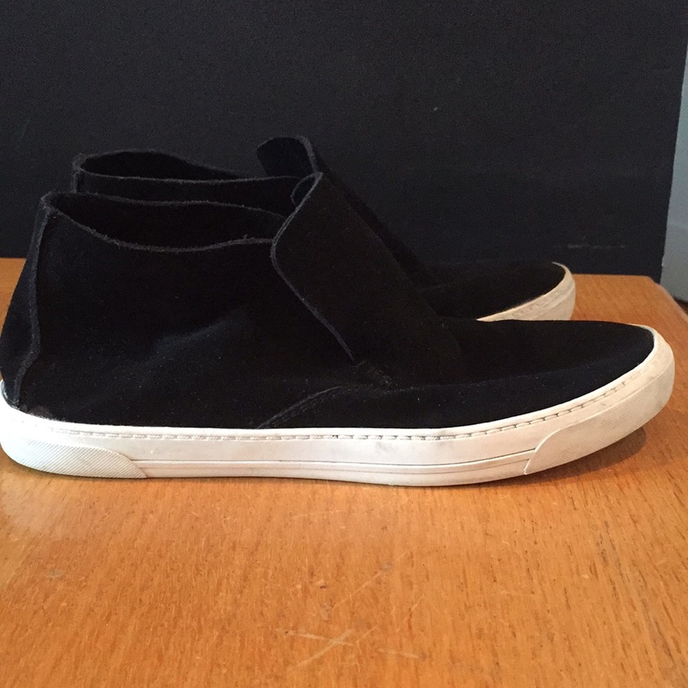 Size 8.5 Dolce Vita black suede slip on high-top