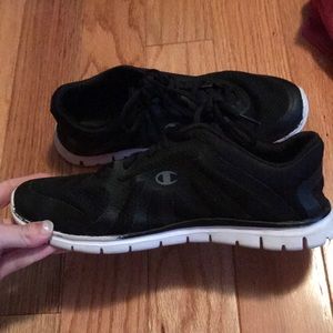 Champion black free run