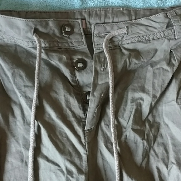 Green pants - Picture 2 of 5