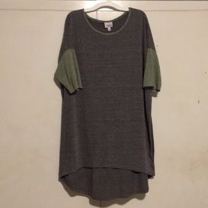 Large Grey and Green Heathered LuLaRoe Irma Top 👚