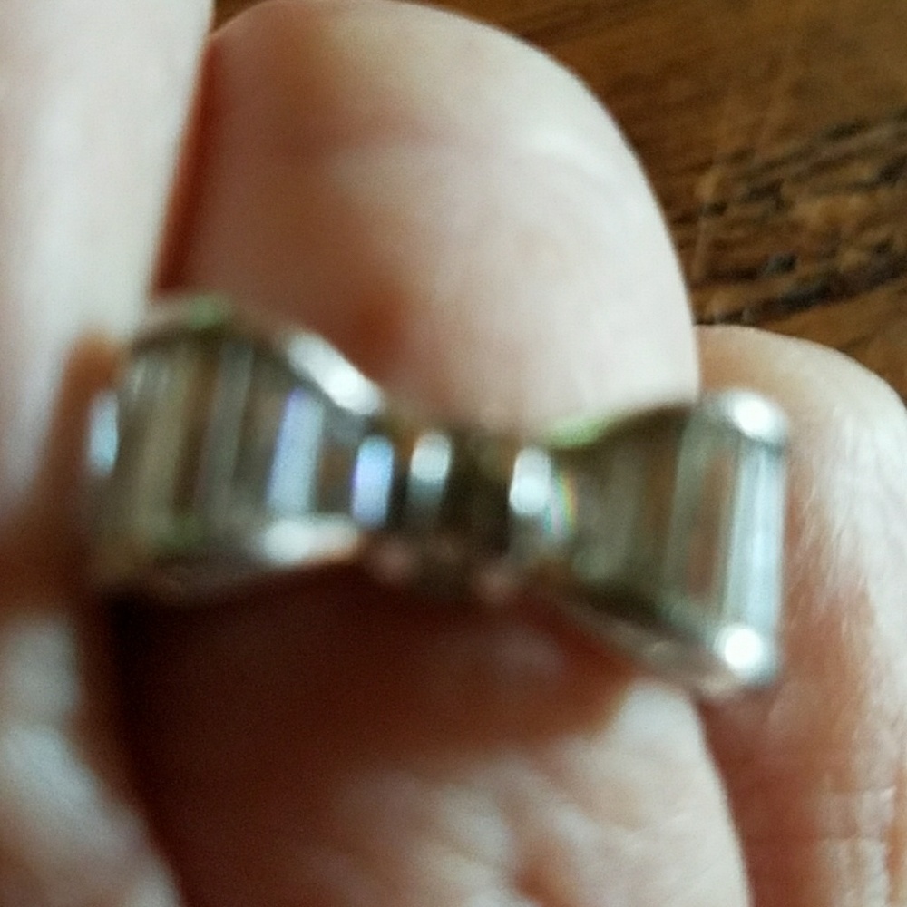 Ring - Picture 3 of 3