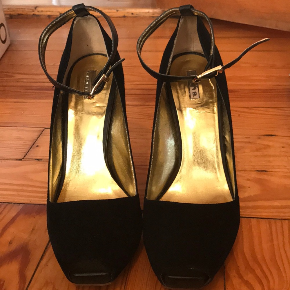 Black Velvet open toed Arden B heels