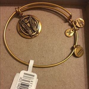 NWT Alex and Ani GODSPEED Bracelet