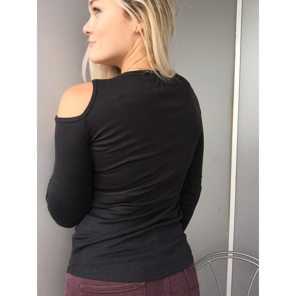 Shoulderless Long-Sleeve Top w/ Lace-up Front - Picture 2 of 3