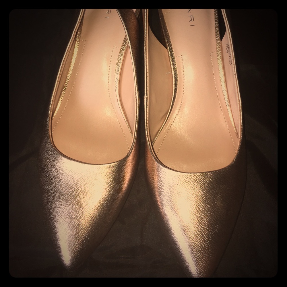 Brand new Tahari Rose gold chunky heel sling backs