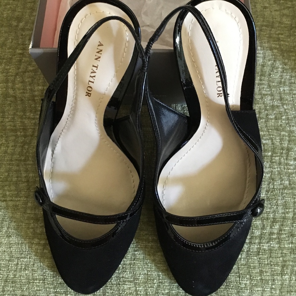 Ann Taylor sling back pumps