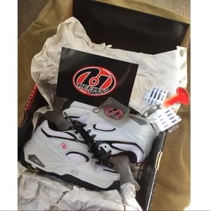{ Girl's Heelys } { Girl's Heelys }