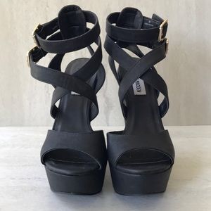 Steve Madden Black Wedges