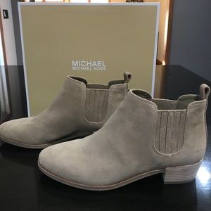 Never worn Michael Kors tan ankle boots