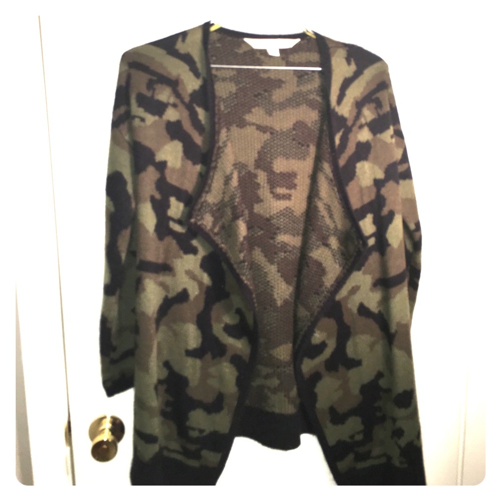 Over sized camo cardigan