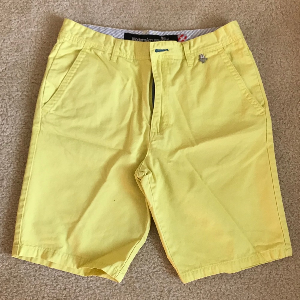 Men’s Modern Amusement size 34 shorts in yellow