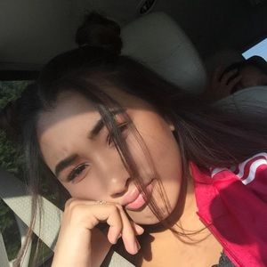 Meet your Posher, Nadia