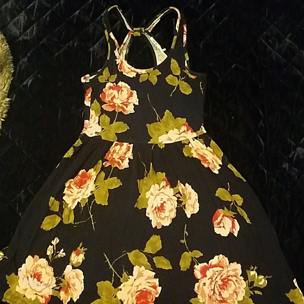 Kimchi Blue floral dress size small
