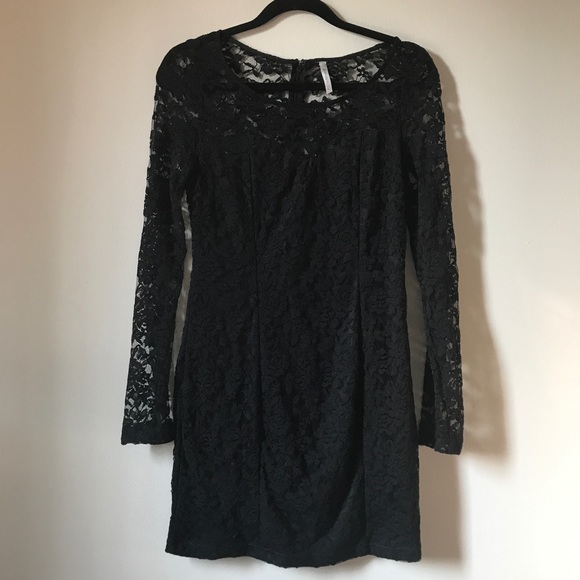 LAST CHANCE - Black Midi Lace Dress - Picture 3 of 4