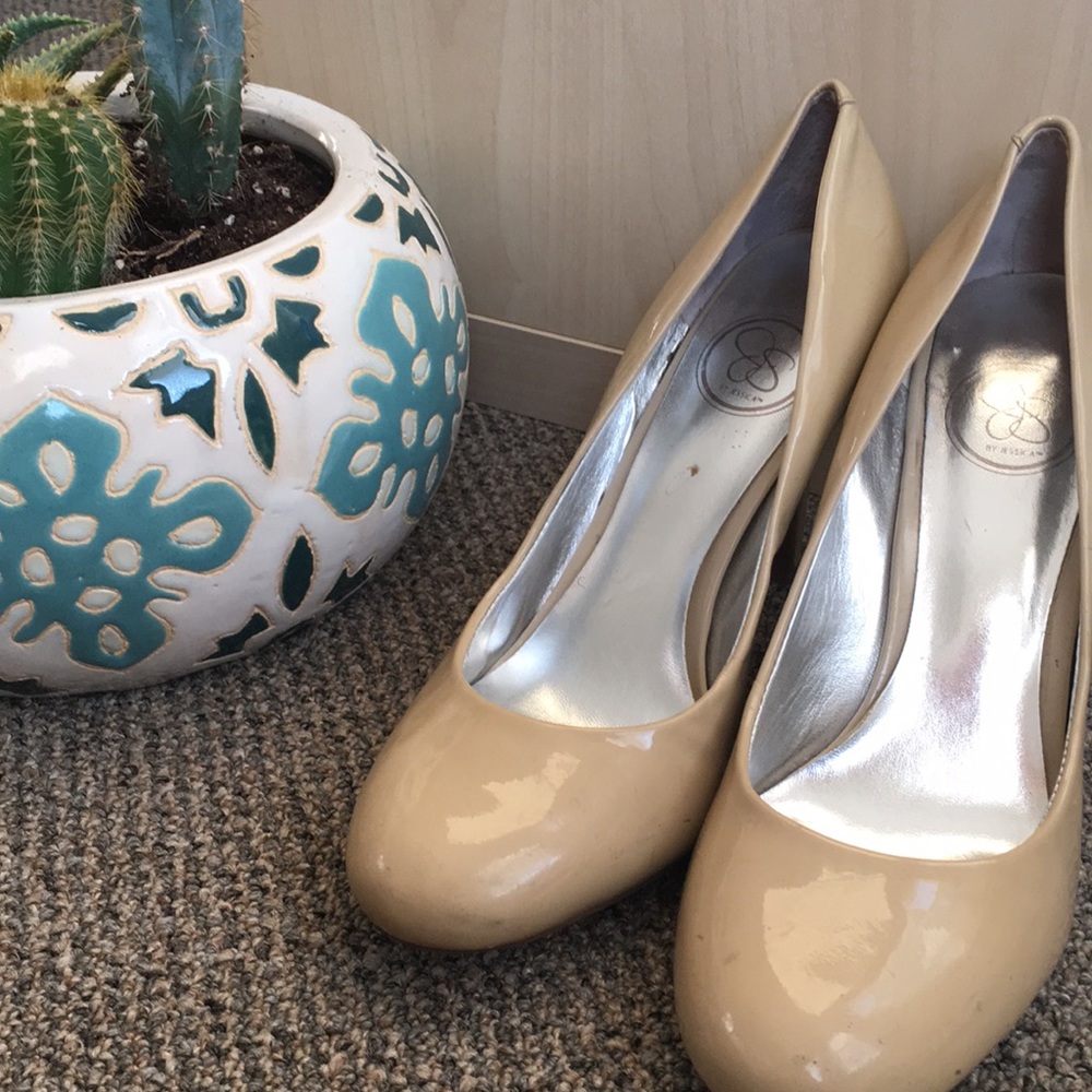 Size 9 Jessica Simpson nude heels