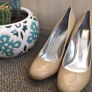 Size 9 Jessica Simpson nude heels