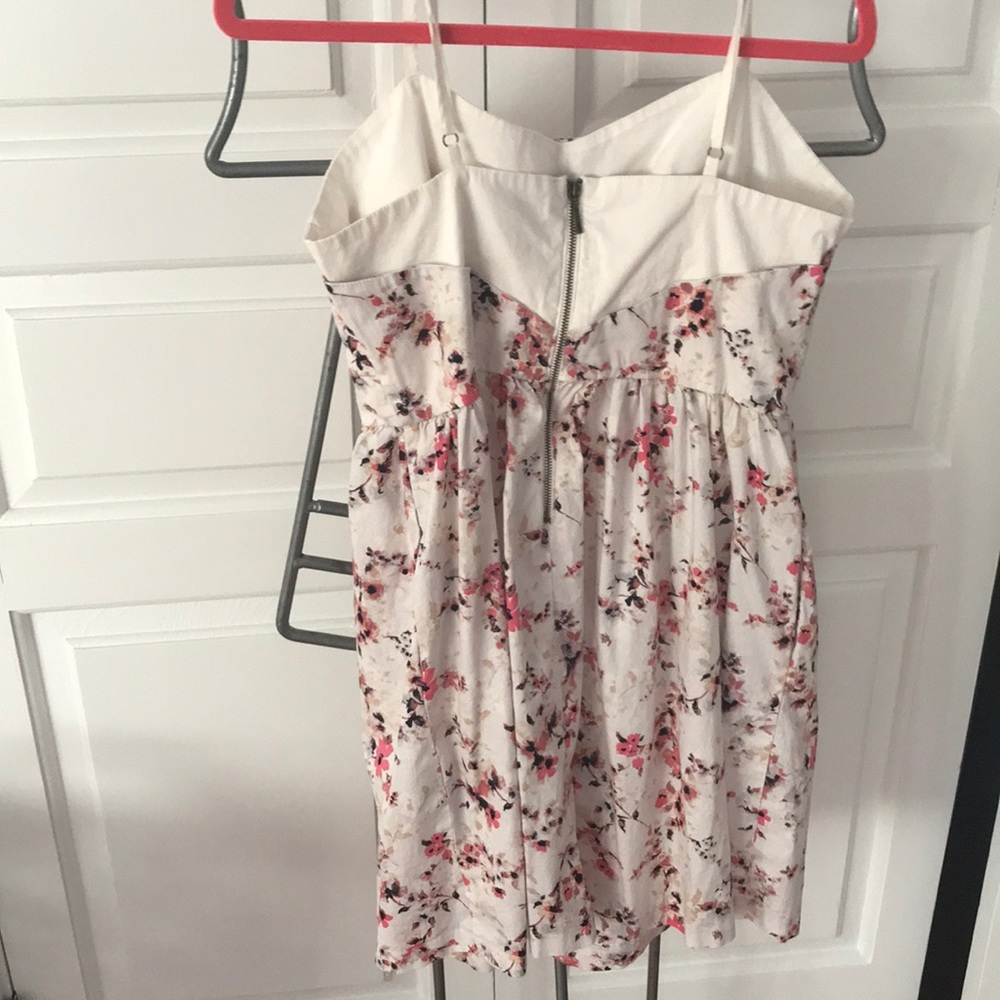 Flower dress - Picture 2 of 2