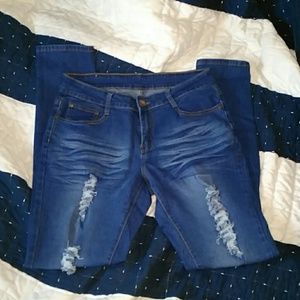 NWOT Fashion Nova distressed jeans!