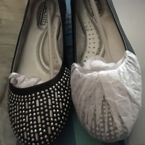 NWT Cliffs black shoes with Rhinestones size 8