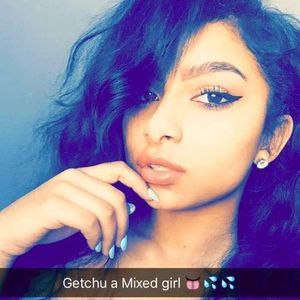 Meet your Posher, Tazja