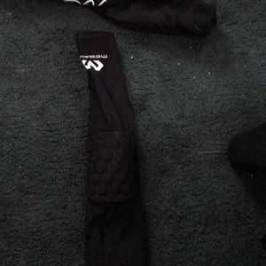 Arm sleeve for basketball