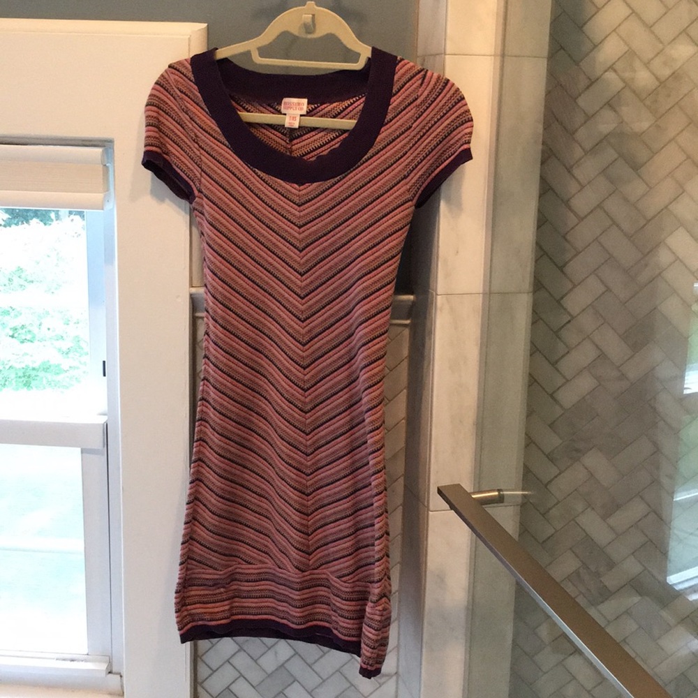 Cap sleeve chevron dress