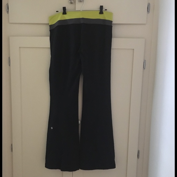 LuluLemon Reversible a Yoga Pants - Picture 2 of 4