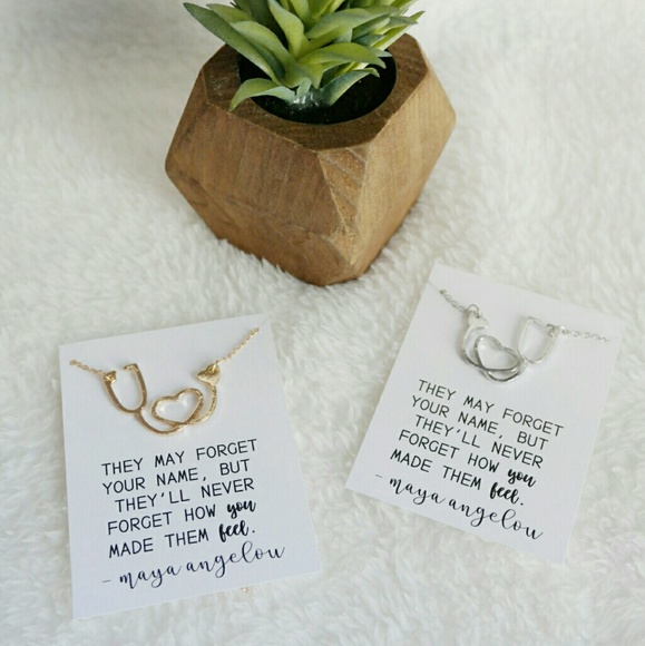 GIFT IDEA • Heart Stethoscope Necklace - Picture 3 of 4