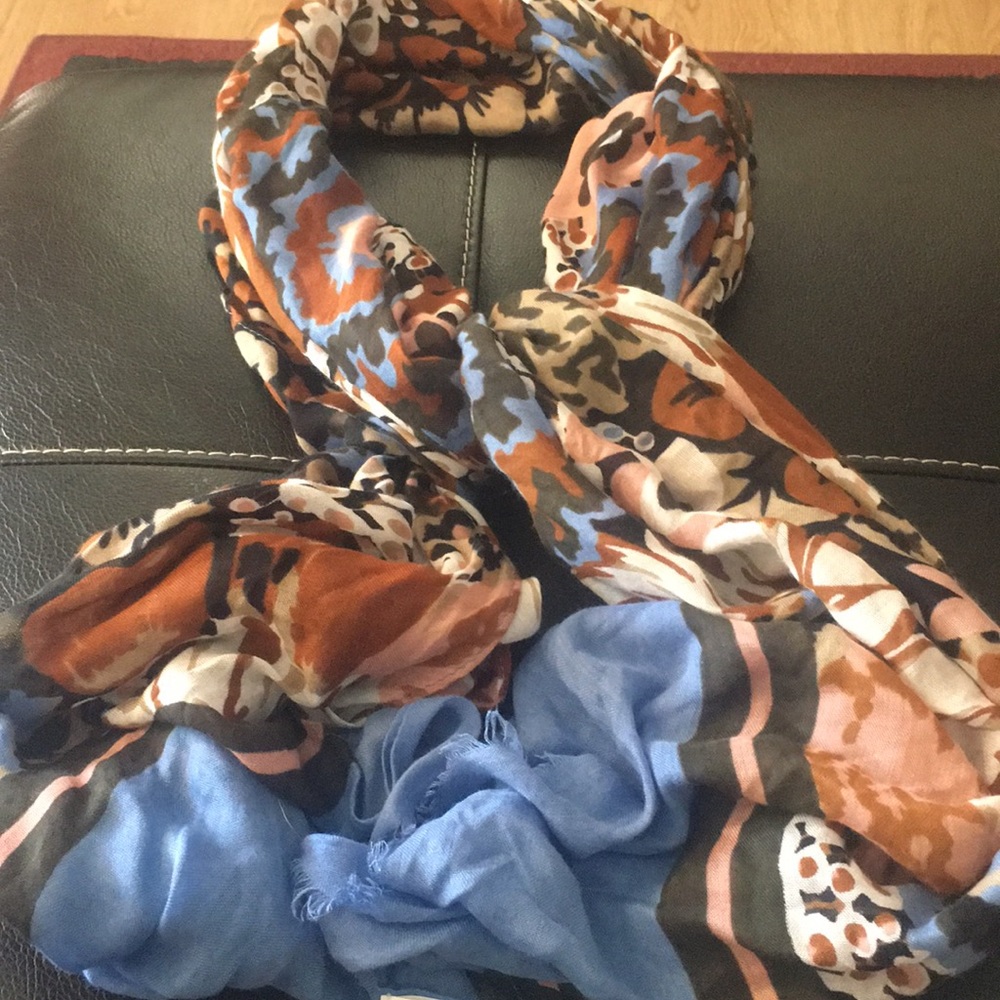 Soft Fringe Scarf