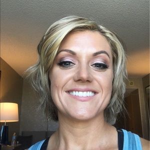 Meet your Posher, Sharon