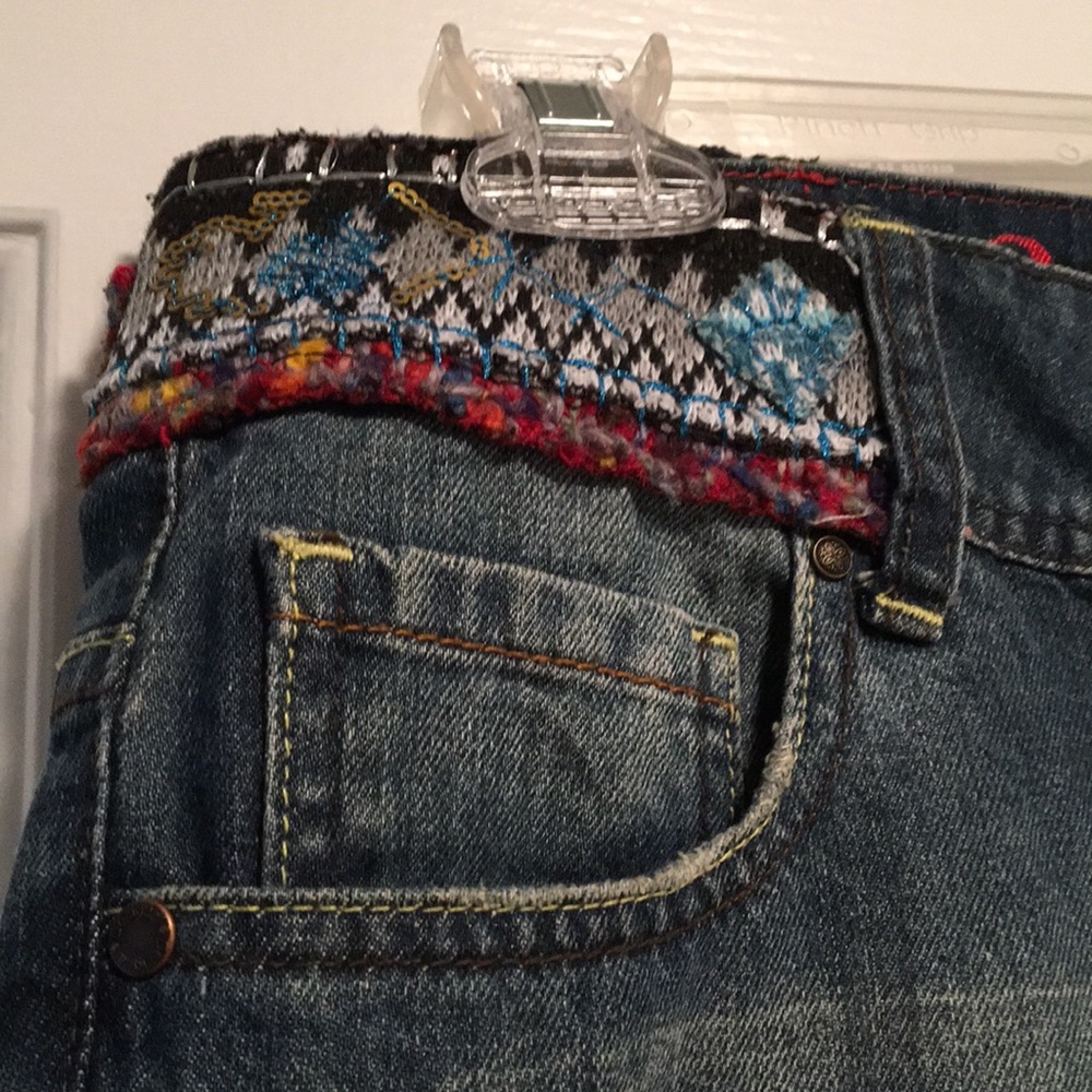 Fabulous embroidered Desigual jeans