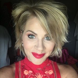 Meet your Posher, Andrea