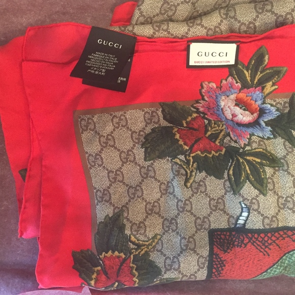 Gucci Scarf - Picture 6 of 7