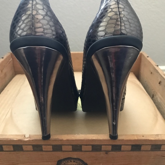 Kenneth Cole size 10 - Picture 5 of 6