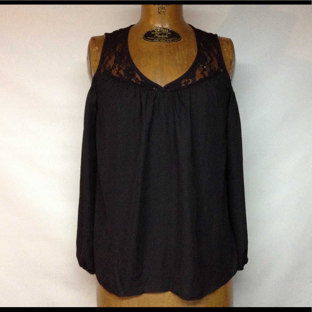 Black lace yolk cold shoulder top-Jrs - Picture 2 of 4