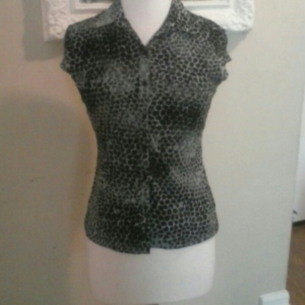 Medium petite cap sleeved blouse