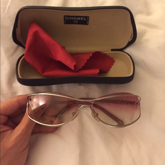 Vintage chanel rose colored party glasses!