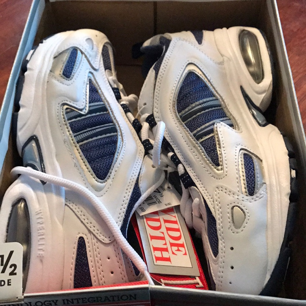New in box Everlast tech integration jogger 7.5W