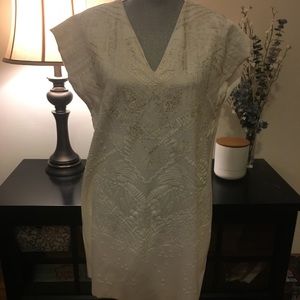 Wife with gold details dress