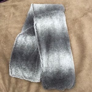 Faux Fur Scarf NWOT