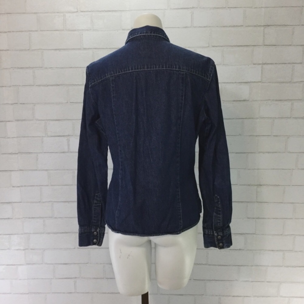 True vintage Levi's button down denim shirt