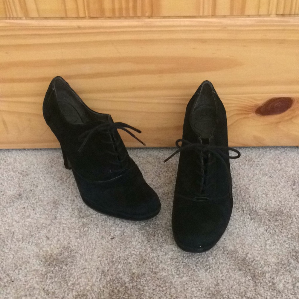 Circa Joan and David leather heels