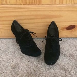 Circa Joan and David leather heels