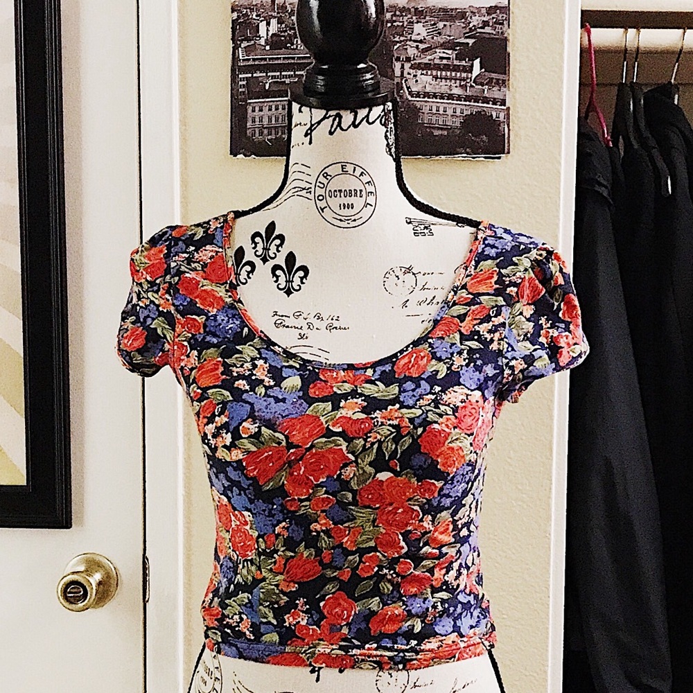 FOREVER 21 FLORAL CROP TOP