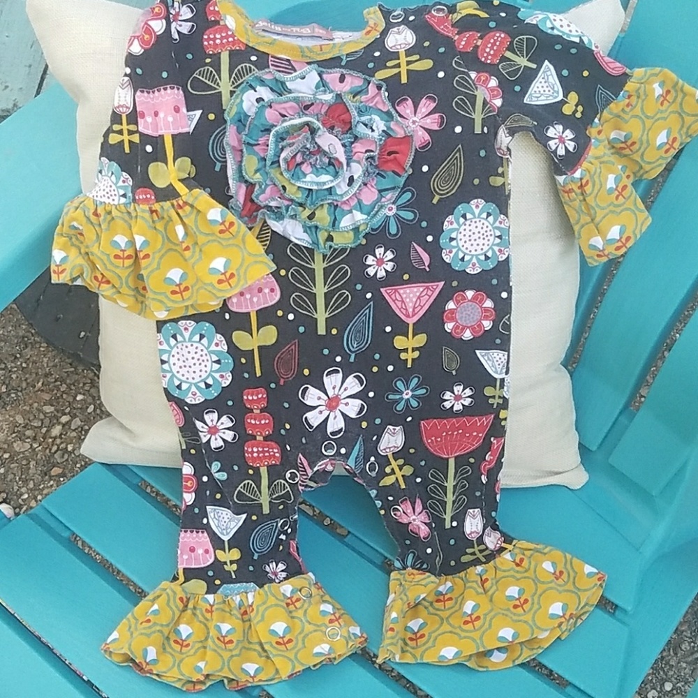 Jelly the pug ruffle romper!