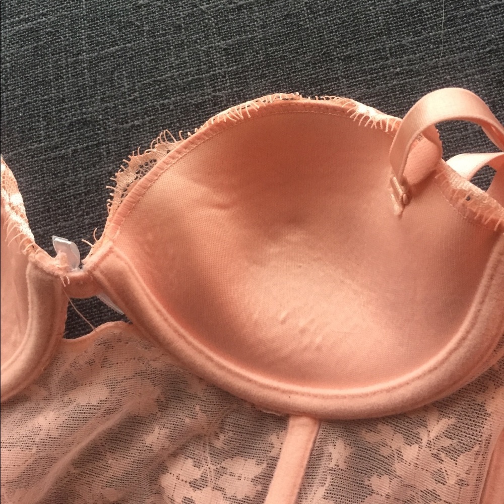 Sexy pink bra! Small strapless optional! 💋 - Picture 5 of 6