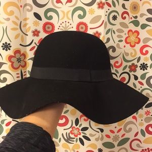 Black floppy hat