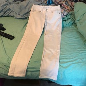 American Eagle Outfitters white skinny jeans!