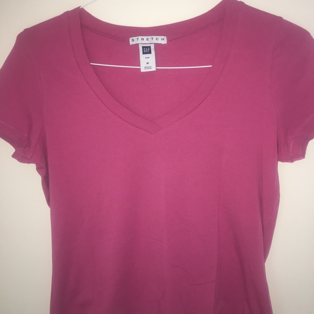 Gap pink stretch tee size medium