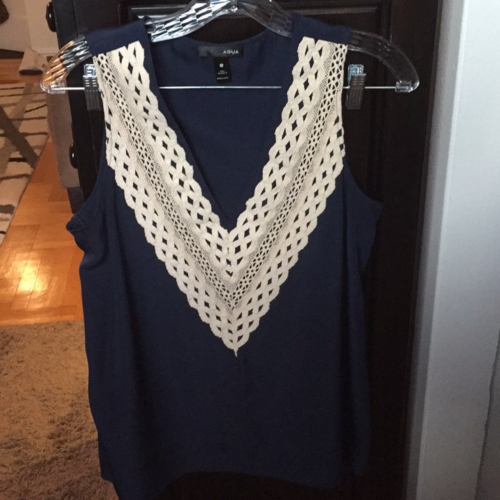 sleeveless v-neck navy blouse